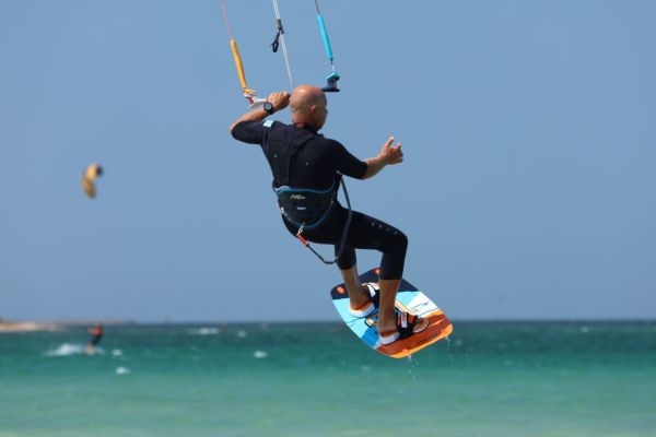 Quels sont les meilleurs spots pour le kitesurf sur les plages de la côte atlantique du Maroc?